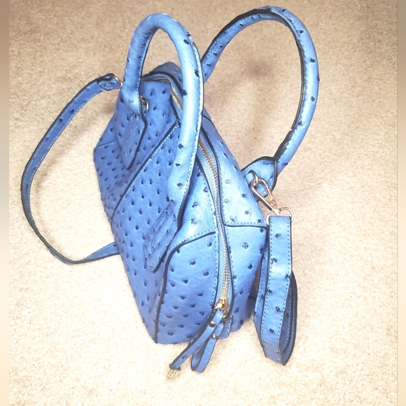 Mellow World Faux Ostrich Vegan purse - Picture 2 of 4